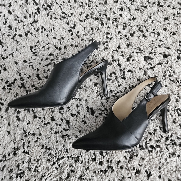 Naturalizer Leather Black Pointed Slingback Pumps - Picture 2 of 4